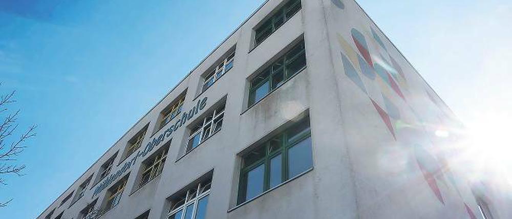 Auf gepackten Koffern? Geht es nach der Stadt, sollen die Schüler der Mühlendorf-Oberschule in einen Neubau umziehen.