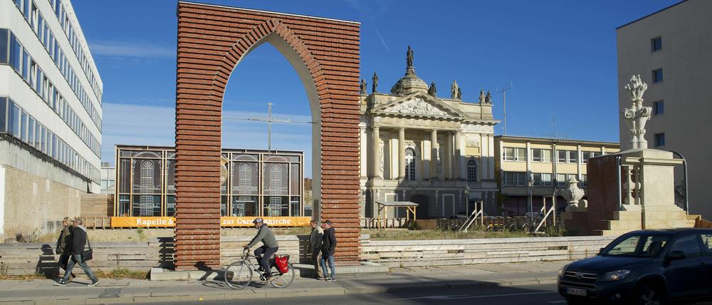 Trost für die Gegner: Noch steht die Kirche ja nicht.