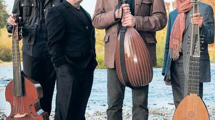 Vier für Nick. Das Ensemble Phoenix Munich um Joel Frederiksen (2.v.r.).