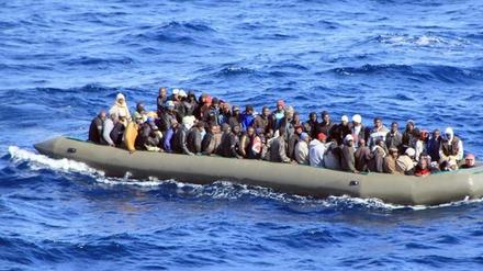 Jedes Jahr ertrinken Hunderte Flüchtlinge im Mittelmeer. Nun soll die Stadt Potsdam helfen, fordert eine Initiative. 