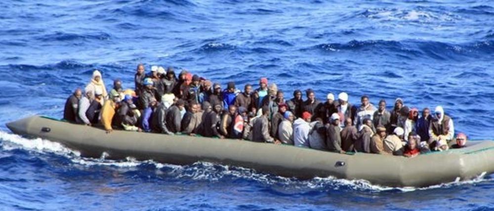 Jedes Jahr ertrinken Hunderte Flüchtlinge im Mittelmeer. Nun soll die Stadt Potsdam helfen, fordert eine Initiative. 