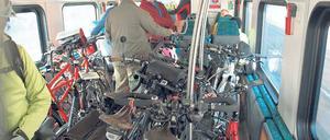 Soll und Haben. Der Platz in den Mehrzweckabteilen ist oft knapp.