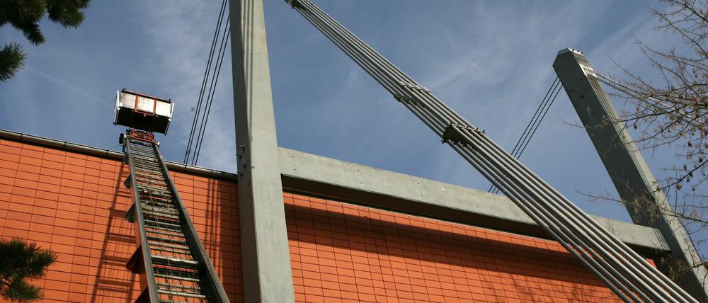 Trägt zu viel Last auf ihren Schultern: Die Leichtathletikhalle am Luftschiffhafen.