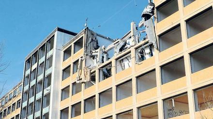 Beim Abriss der Stasi-Zentrale wurden 30 Meter laufende Akten entdeckt.