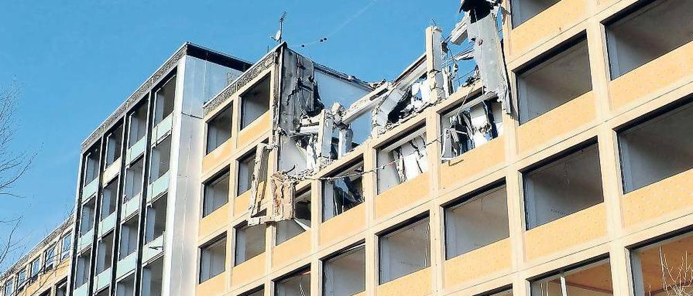 Beim Abriss der Stasi-Zentrale wurden 30 Meter laufende Akten entdeckt.