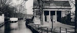 Haus am Wasser. So wie einst – also samt Säulen und Simsen – soll die einstige Kellertorwache am östlichen Ende des Stadtkanals wieder aufgebaut werden. Einst wurde es für die preußischen Soldaten geschaffen, die den Kanal bewachten.