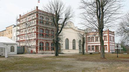Eingerüstet. Auch zur Eröffnung des neuen Museums werden die Besucher die Bismarckhöhe wohl nur mit Baugerüst zu sehen bekommen.