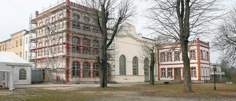 Eingerüstet. Auch zur Eröffnung des neuen Museums werden die Besucher die Bismarckhöhe wohl nur mit Baugerüst zu sehen bekommen.
