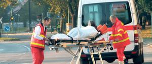 Notfallsanitäter. Seit Januar gibt es laut Gesetz diesen neuen Ausbildungsberuf. Er soll den Rettungsassistenten ablösen. Doch wann die Ausbildung in Brandenburg startet, ist noch ungewiss.