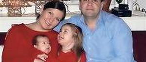 „Wir sind überwältigt.“ Familie Joedecke mit dem kleinen Matteo.