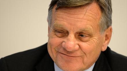 Ihr könnt mir gar nix.... Flughafen-Chef Hartmut Mehdorn macht, was er will.