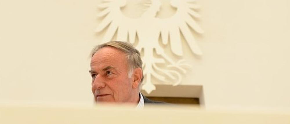 So blass muss es nicht bleiben im Landtag: Der Adler könnte doch noch rot werden.