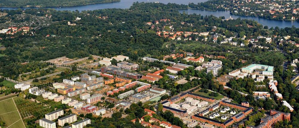 Neue Häuser gibts hier genug - Schulen für die Kinder deren Bewohner aber nicht.