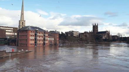 Land unter. Das westenglische Worcester stand in der vergangenen Woche unter Wasser. Es ist der nasseste Winter seit 250 Jahren in Großbritannien.