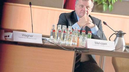 Schallschutz. BER-Chef Hartmut Mehdorn sieht das nicht als Hindernis.
