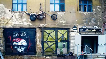 Stockende Rettungsbemühungen: Seit einem Jahr versucht der Trägerverein des alternativen „Archiv“-Kulturzentrums, das Haus so umzubauen und zu sanieren, dass es wieder geöffnet werden kann. Nun gibt es neue Probleme.