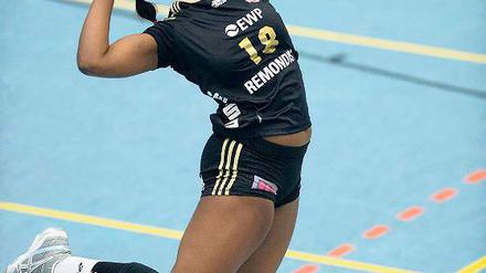 Angriffsbereit. Jessica Rivero, Top-Angreiferin des SC Potsdam, wird nach ihrer dreiwöchigen Verletzungspause am Sonntag im Erstligaspiel gegen den Köpenicker SC wieder auf Punktejagd gehen.