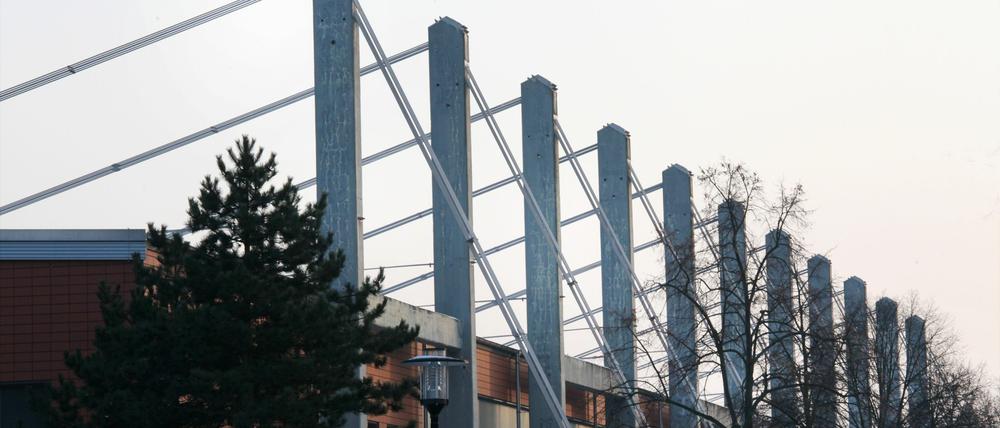 Achtung, Einsturzgefahr! Die Hallen am Luftschiffhafen.