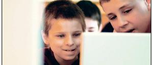 Von den Kleinen lernen. Der Faszination Internet erliegen bereits Grundschüler. Sie surfen routiniert durchs Netz und kennen Spieleseiten oft viel besser als ihre Eltern.