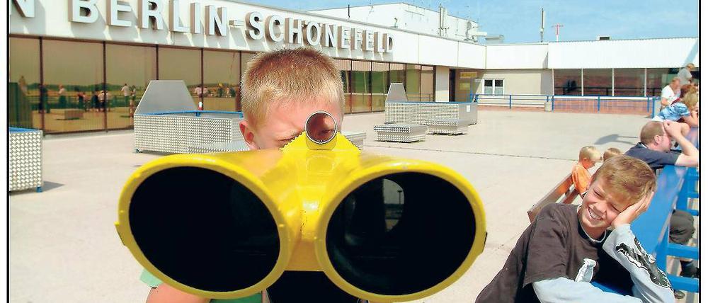 Wohin fliegen sie denn? Und von wo? Und wann? Gut, wer in Schönefeld noch den Durchblick hat.