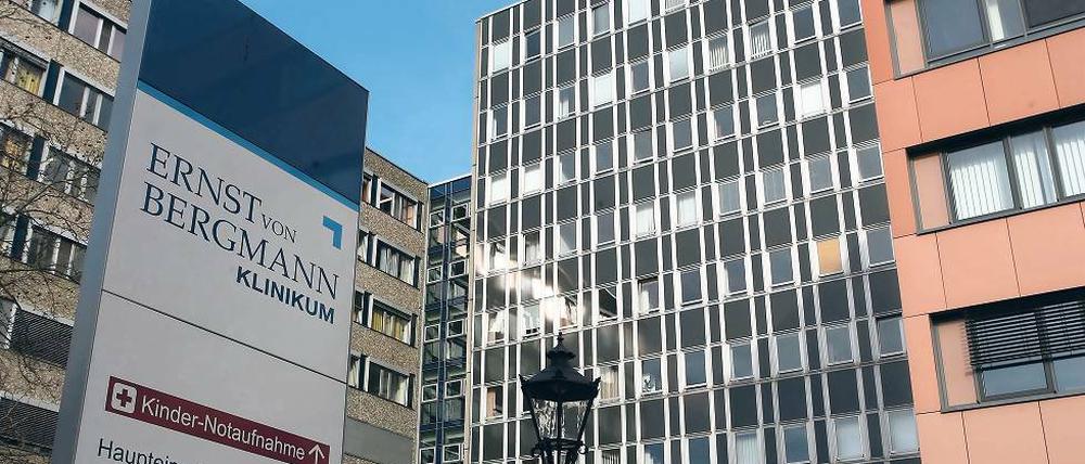 Größter unter Kleinen. Unter den kommunalen Krankenhäusern in Brandenburg hat das Potsdamer Klinikum „Ernst von Bergmann“ den Spitzenplatz. Im Vergleich zu privaten Klinikkonzernen sei man aber klein, so Geschäftsführer Steffen Grebner.