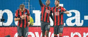 Erfolgsdoppel. Tolga Cigerci (rechts) belebte Herthas Spiel mit Pässen, Adrian Ramos erzielte Tore.