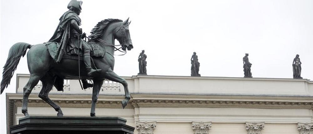Abstieg von der Humboldt-Uni? Die Attika-Figuren sollen zurück nach Potsdam.