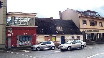 Vernagelt. Im Haus in der Brandenburger Straße war früher eine Fleischerei. Inzwischen steht es seit zehn  Jahren leer.