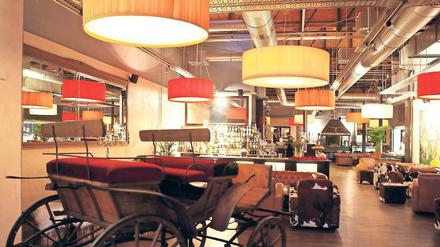 Wohnzimmer. Das Restaurant „Wartesaal“ ist wieder geöffnet.