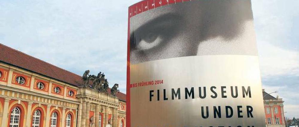 Dauerbaustelle. Seit einem knappen Jahr ist das Filmmuseum in der Breiten Straße wegen einer Brandschutz-Sanierung geschlossen.