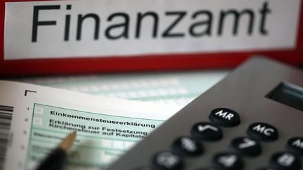 Anruf beim Finanzamt genügt? Dass es reuigen Steuersündern so leicht gemacht wird, will die SPD in Brandenburg verhindern.