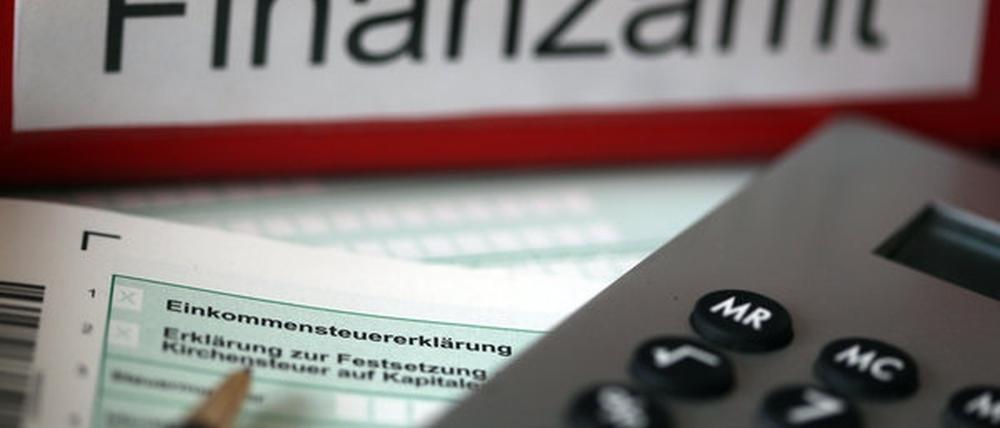 Anruf beim Finanzamt genügt? Dass es reuigen Steuersündern so leicht gemacht wird, will die SPD in Brandenburg verhindern.