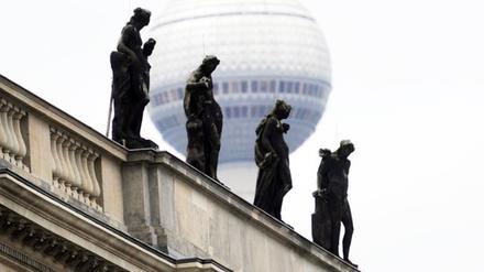 Zurück nach Potsdam? Noch stehen die Attikafiguren in Berlin.
