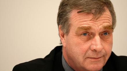 Es wird eng für ihn. Sehr eng. Brandenburgs Wirtschaftsminister Ralf Christoffers.