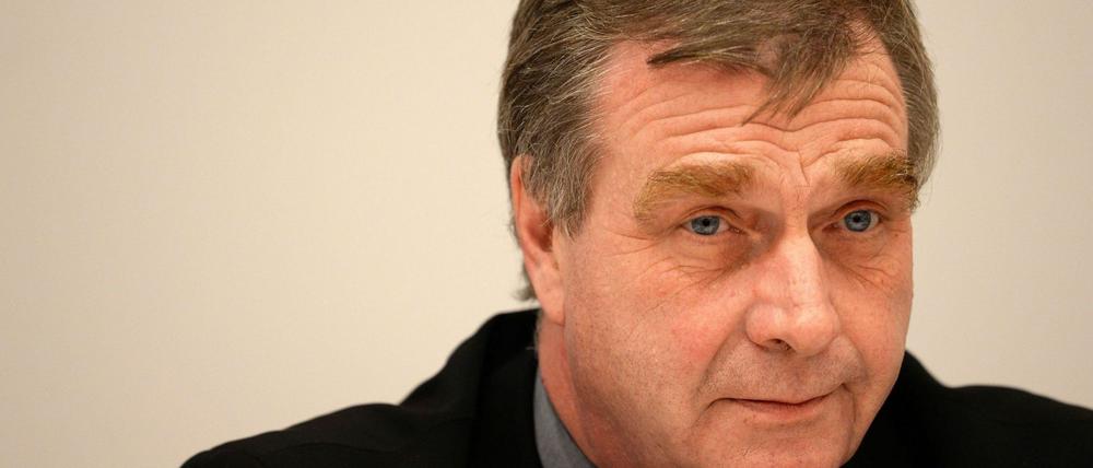 Es wird eng für ihn. Sehr eng. Brandenburgs Wirtschaftsminister Ralf Christoffers.