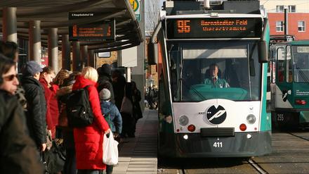 Fährt sie - oder Fährt sie nicht? Straßenbahn in Potsdam.