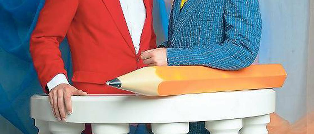 Zwei Freunde in Zärtlichkeit vereint. Ines Fleiwa (l.) und Kollege Cordula Zwischenfisch, die selbsternannten Götter des „Musikkasparetts“.