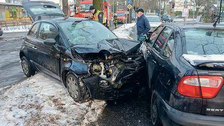 Hoher Sachschaden. Schwer verletzt wurde zum Glück niemand.
