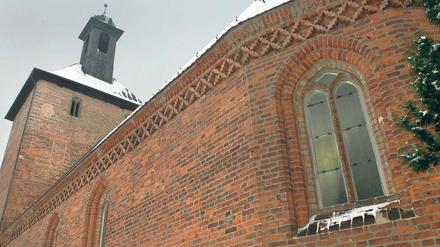 Grünes Licht für Erweiterung. Mehr Platz könnte es am Zehlendorfer Damm für die knapp 5500 Mitglieder der Evangelischen Gemeinde bereits ab Ostern 2016 geben.