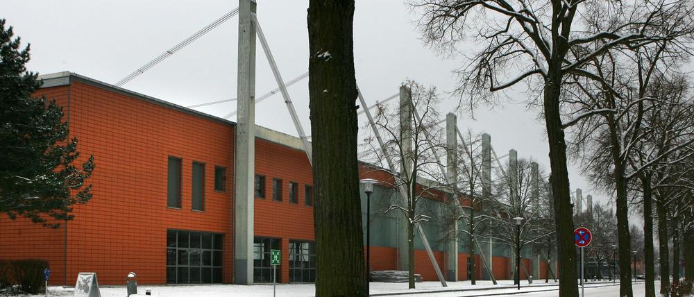 Teurer Spaß: Die Sporthallen am Luftschiffhafen müssen für fünf Millionen Euro saniert werden.