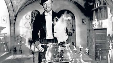 Alkoholische Gärung. „Die Feuerzangenbowle“ wurde Heinz Rühmanns größter Erfolg. Einigen NS-Größen war die Schulkomödie aber zu frech, und sie wollten sie verbieten. Erst Hitler gab sie zur Aufführung frei.