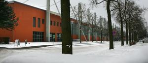 Hier herrscht tote Hose. Die Sport- und die Schwimmhalle am Luftschiffhafen sind gesperrt.