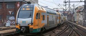 Die neuen Züge der Odeg sind ja schön und auch das Personal ist freundlich. Die Wagen sind nur furchtbar überfüllt im Berufsverkehr.