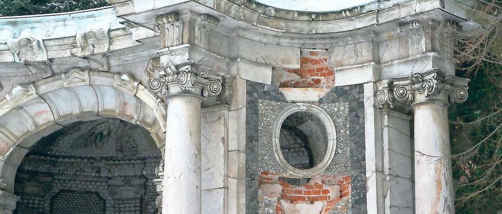 Sanierungsbedürftig: Die Neptungrotte im Welterbe-Park Sanssouci.