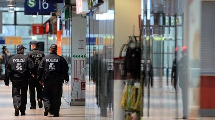 Die Bundespolizei am Potsdamer Hauptbahnhof.