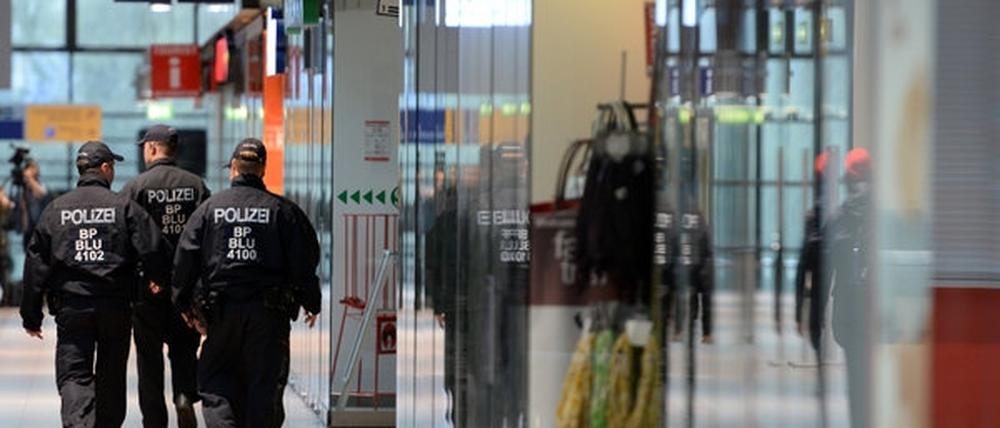 Die Bundespolizei am Potsdamer Hauptbahnhof.