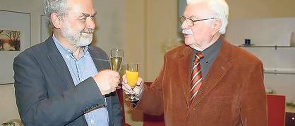 Zwei Männer, ein Preis. Jörg Dorowski (r.) und Wolfgang Hirte feierten.