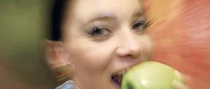 Mehr Obst. Wer Gewicht reduzieren will, sollte die Ernährung dauerhaft verändern.