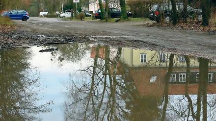 Thema im „Maerker“: Die Potsdamer Landstraße. Früher klingelte im Stahnsdorfer Rathaus bei solchen Problemen das Telefon.
