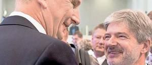 Doch alles im Lot? Innenminister Holzschuher (r.) wies erneut darauf hin, dass es zwischen ihm und Ministerpräsident Woidke keinen Dissens zur Polizeireform gebe. Die derzeit etwa 8300 Polizisten reichten aus.
